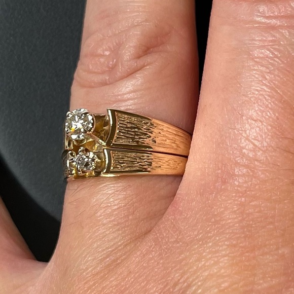 14K Gold engagement & wedding ring set. .20ct VS G. & 1.5mm cut Diamond - Picture 8 of 13